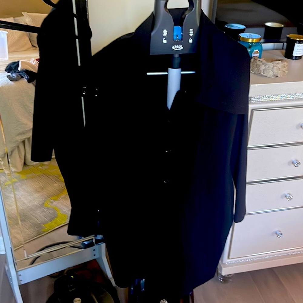 Black classy 3/4 coat